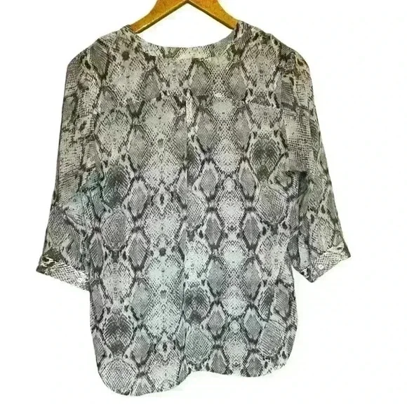 Apt. 9 Sheer Women Blouse Snake Print Gray, V Neck, Size L 3/4 Roll Tab Sleeve - Picture 5 of 8